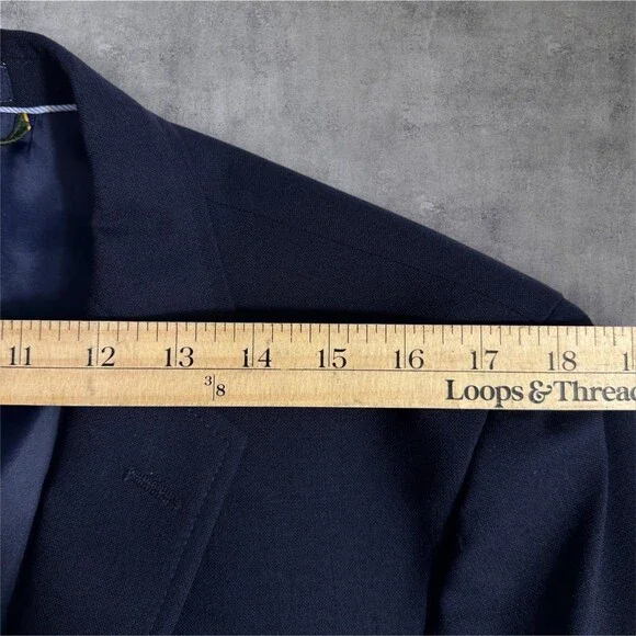 LANDS END Mans Navy Blazer Sport Coat Two Button Jacket 42R WOOL Suits